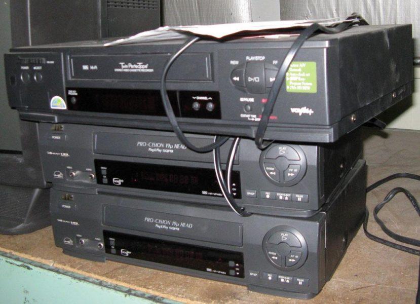 Japan Will Manufacture Its Last VCR This Month | PopGeeks.com Forum ...